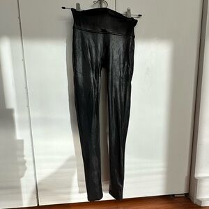 SPANX XS Petite Faux Leather Leggings